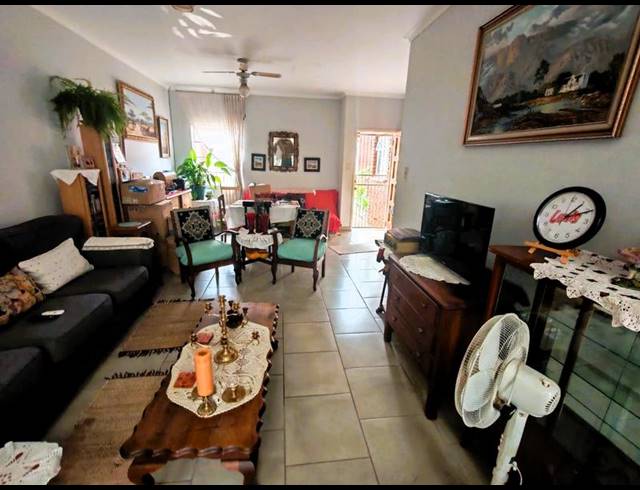 3 BEDROOM TOWNHOUSE FOR SALE IN HENNOPSPARK